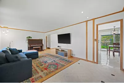 6660 N Braeburn Ln, Glendale, WI 53209 - Photo 13