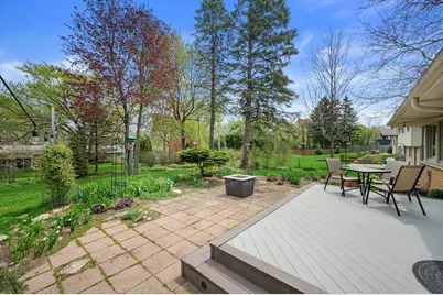 6660 N Braeburn Ln, Glendale, WI 53209 - Photo 29
