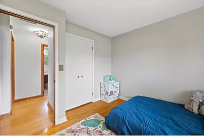 6660 N Braeburn Ln, Glendale, WI 53209 - Photo 23