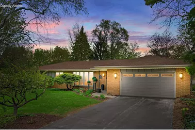 6660 N Braeburn Ln, Glendale, WI 53209 - Photo 3