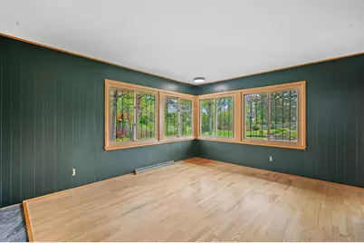 6660 N Braeburn Ln, Glendale, WI 53209 - Photo 11