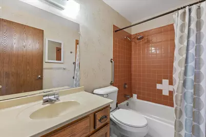 5736  Cambridge Cir, Racine, WI 53406 - Photo 9