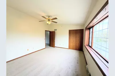10320 W Whitnall Edge Cir #E, Franklin, WI 53132 - Photo 13