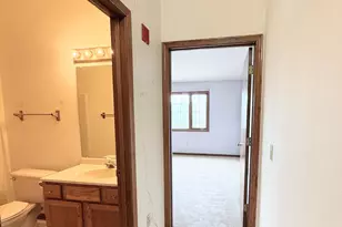 10320 W Whitnall Edge Circle, Franklin, WI 53132 - Photo 11