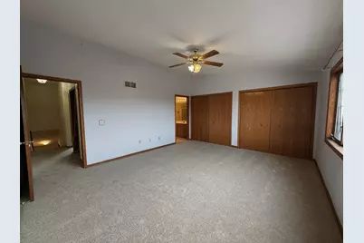 10320 W Whitnall Edge Cir #E, Franklin, WI 53132 - Photo 7