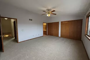 10320 W Whitnall Edge Circle, Franklin, WI 53132 - Photo 7