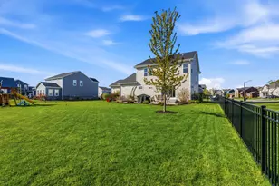N62W13709 Sunburst Dr, Menomonee Falls, WI 53051 - Photo 27