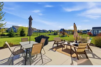 N62W13709  Sunburst Dr, Menomonee Falls, WI 53051 - Photo 31