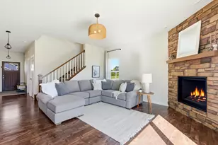 N62W13709 Sunburst Dr, Menomonee Falls, WI 53051 - Photo 11