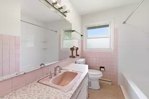 10101 W Beechwood Ave, Milwaukee, WI 53224 - Photo 23
