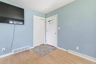 10101 W Beechwood Ave, Milwaukee, WI 53224 - Photo 15
