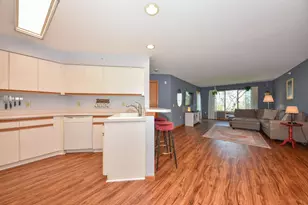 7203 Mid Town Rd, Madison, WI 53719 - Photo 7