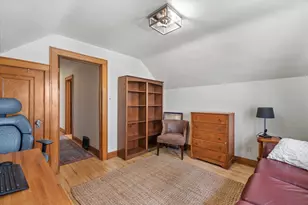 3260 S Dayfield Ave, Milwaukee, WI 53207 - Photo 17