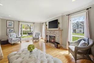 7505 N Links Way, Fox Point, WI 53217 - Photo 11