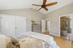 7505 N Links Way, Fox Point, WI 53217 - Photo 25