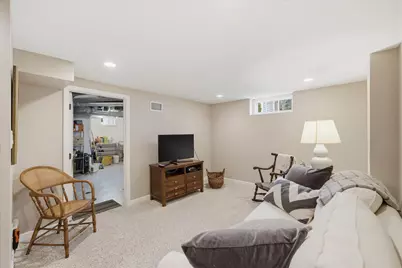 7505 N Links Way, Fox Point, WI 53217 - Photo 35