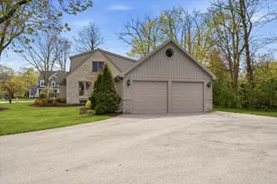 7505 N Links Way, Fox Point, WI 53217 - Photo 43
