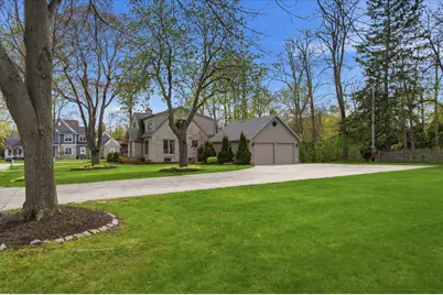 7505 N Links Way, Fox Point, WI 53217 - Photo 43