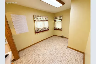 5874 N 67th St, Milwaukee, WI 53218 - Photo 9
