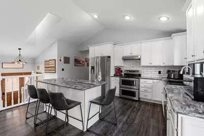 210  Dream Catcher Dr, Kewaskum, WI 53040 - Photo 11