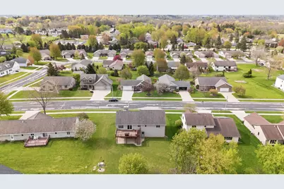 210  Dream Catcher Dr, Kewaskum, WI 53040 - Photo 27