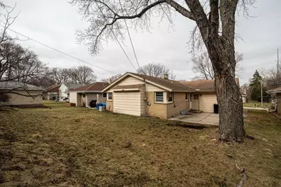 10915 W Harvard Ln, Wauwatosa, WI 53226 - Photo 21