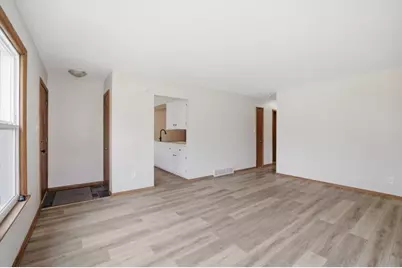 10915 W Harvard Ln, Wauwatosa, WI 53226 - Photo 3