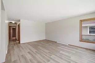 10915 W Harvard Ln, Wauwatosa, WI 53226 - Photo 11