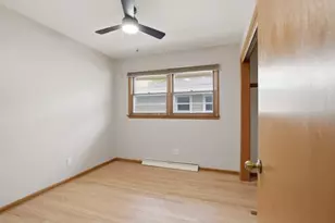 10915 W Harvard Ln, Wauwatosa, WI 53226 - Photo 17