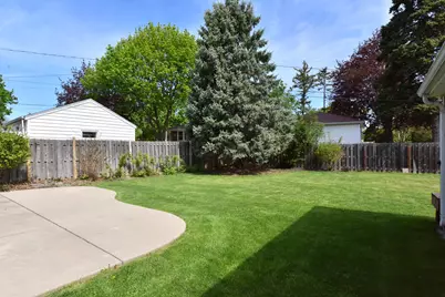9030 W Harrison Ave, West Allis, WI 53227 - Photo 19