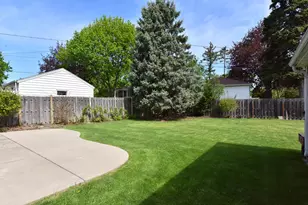 9030 W Harrison Ave, West Allis, WI 53227 - Photo 19