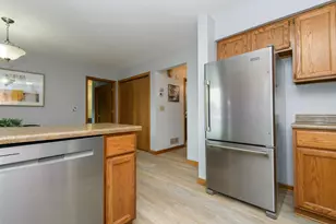 1215 Timber Ridge, Pewaukee, WI 53072 - Photo 9