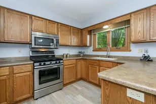 1215 Timber Ridge, Pewaukee, WI 53072 - Photo 7