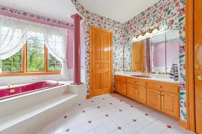 N78W13031  Country Club Ct, Menomonee Falls, WI 53051 - Photo 33
