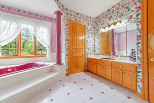 N78W13031 Country Club Ct, Menomonee Falls, WI 53051 - Photo 33