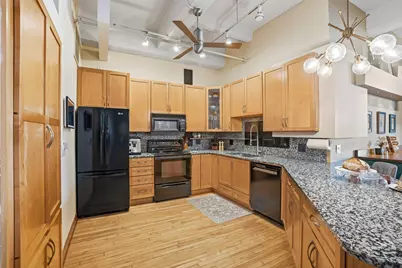 730 N Plankinton Ave #7A, Milwaukee, WI 53203 - Photo 9