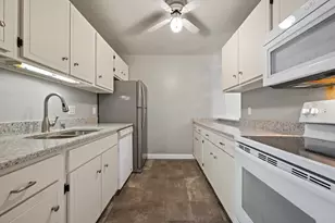 425 W Willow Ct, Fox Point, WI 53217 - Photo 9