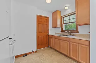 4108 N Bartlett Ave, Shorewood, WI 53211 - Photo 7