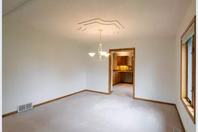2723 S Meadow Lark Ln, Holmen, WI 54636 - Photo 5