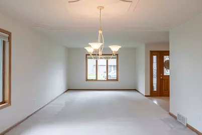2723  Meadow Lark Ln, Holmen, WI 54636 - Photo 5