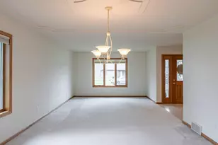 2723 Meadow Lark Ln, Holmen, WI 54636 - Photo 5