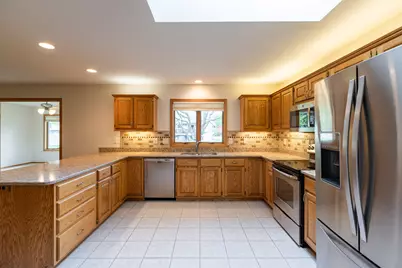 2723 S Meadow Lark Ln, Holmen, WI 54636 - Photo 7