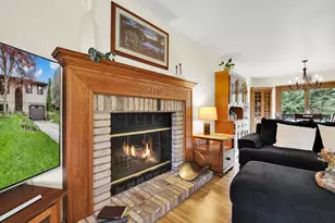 4953 Lake Dr, West Bend, WI 53095 - Photo 7