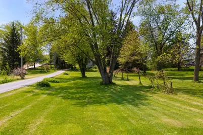 2901 W Forest Hill Ave, Franklin, WI 53132 - Photo 25