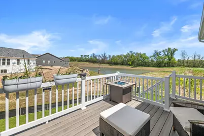 723  Autumn Ridge Ln, Hartford, WI 53027 - Photo 25