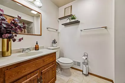 W163N10528  Ridgeview Ln, Germantown, WI 53022 - Photo 27