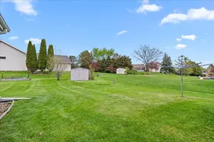 1015 Squire Ln, West Bend, WI 53090 - Photo 31