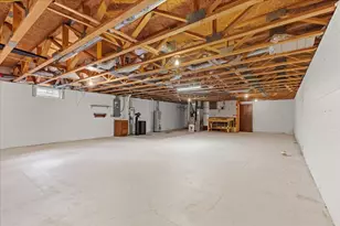 1015 Squire Ln, West Bend, WI 53090 - Photo 27