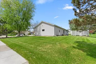 1015 Squire Ln, West Bend, WI 53090 - Photo 35