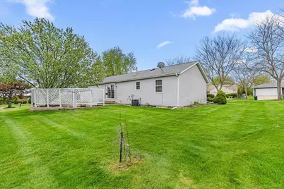 1015  Squire Ln, West Bend, WI 53090 - Photo 29